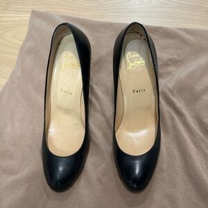 Christian Louboutin black leather heels pump 39.5 8.5
